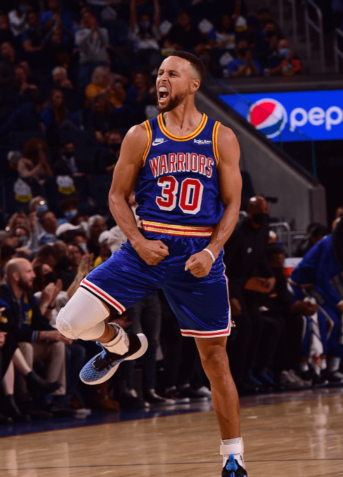 秦升：我不会八国语言，和那些老外就是自己说自己的（秦升：不会八国语言，跟老外交流就各说各话）