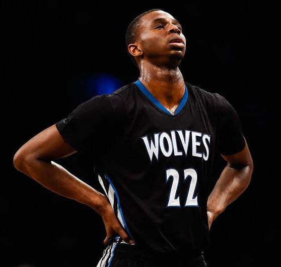 河南00后姑娘李玮洒夺得金腰带，成中国首位女子职业拳击OPBF亚洲冠军（河南00后女将李玮洒问鼎金腰带，成为中国首位OPBF女子职业拳击亚洲冠军）