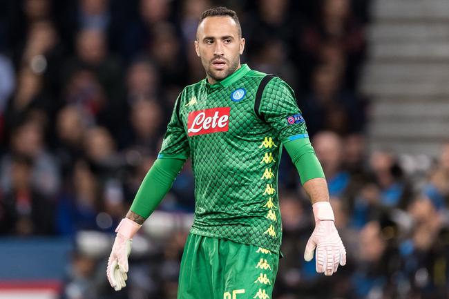 狂下三分雨！开拓者&勇士首节合计命中13记三分（勇士与开拓者首节上演三分大战，合计投进13记三分）