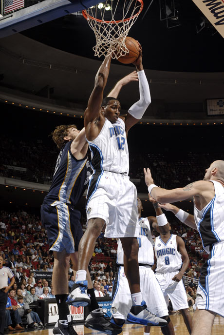 TA跟队：布莱顿19岁前锋齐马斯十字韧带撕裂，赛季报销（TA记者跟队：布莱顿19岁新星齐马斯十字韧带撕裂，本赛季报销）