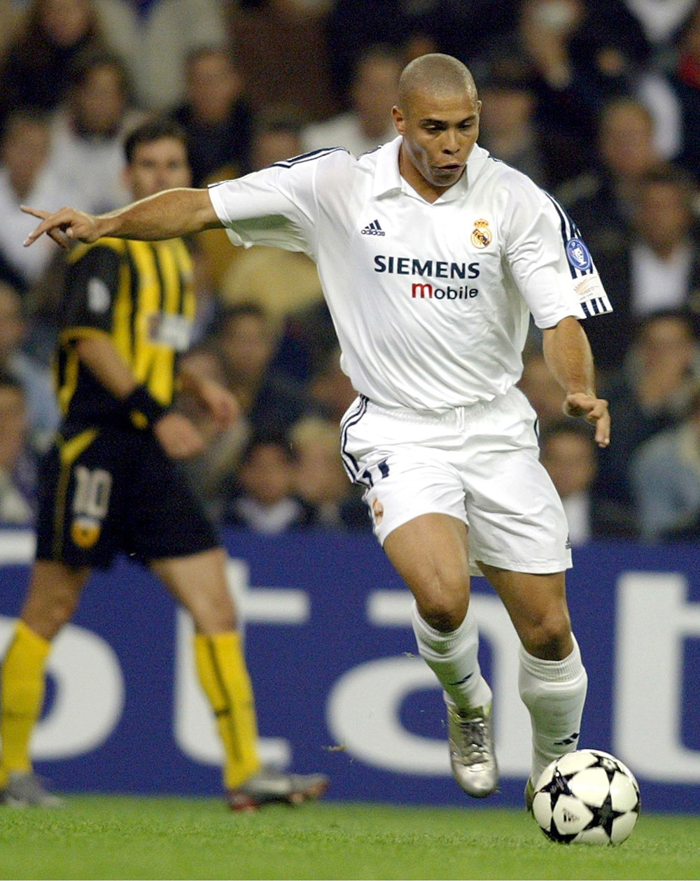 【菜鸟】哈珀遇冷8中0仅得1分 雷诺12分14板 特雷·约翰逊19分7板（哈珀低迷8投0中仅1分，雷诺12分14板，特雷-约翰逊19分7板）