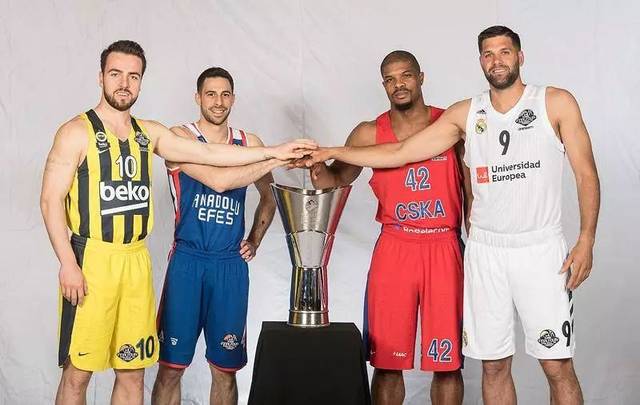 哈克斯半场高效表现，成为球队关键先生（哈克斯半场高效发力，成为球队关键人物）