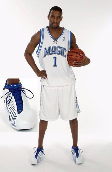 输给米兰后拉齐奥对主裁判不判罚点球不满，决定新闻沉默（不满主裁漏判点球，拉齐奥负于米兰后宣布新闻静默）