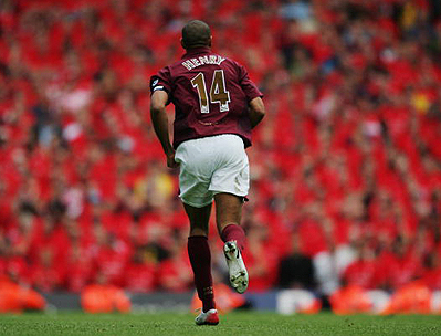 弗里克被迫在对阵贝蒂斯的比赛中调整进攻阵型（对阵贝蒂斯时，弗里克被动调整进攻布阵）