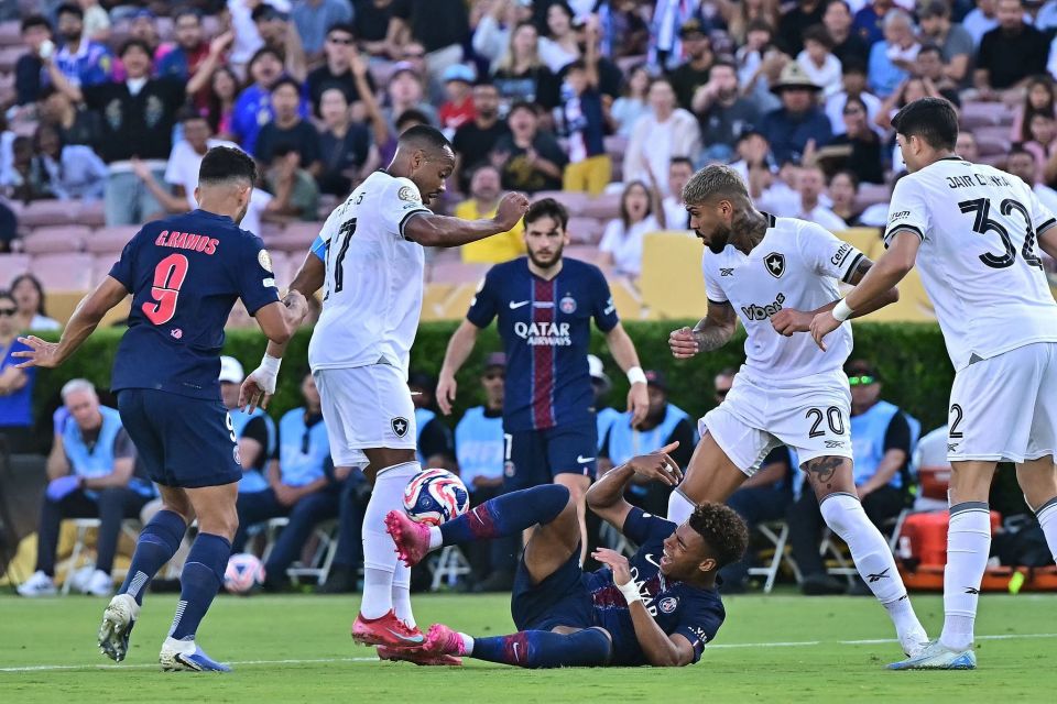 湖人浓眉哥篮下统治力助球队获胜（安东尼·戴维斯内线统治力助湖人取胜）