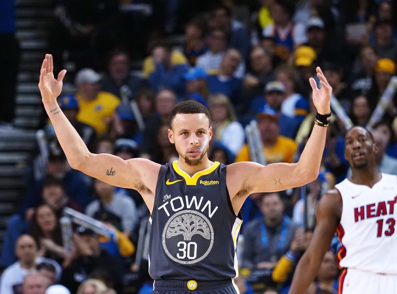 韦德：莱利在06年逼我们队友间相互了解 以此来提升化学反应（韦德：2006年莱利推动队友彼此深入了解，以提升球队默契）