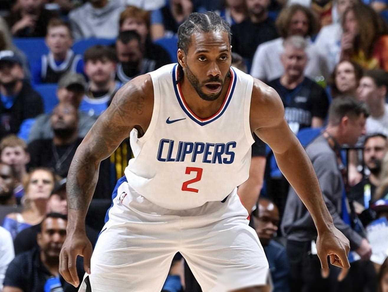 法甲前瞻：尼斯主场御敌盼止颓势，马赛先赛取胜即可登顶（法甲前瞻：尼斯力拼主场止颓，马赛先赛赢球即登顶）