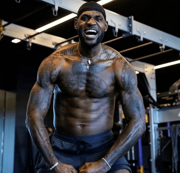 开拓者更新球队伤病报告：杨瀚森、克林根与罗威今日均可出战（开拓者伤病更新：杨瀚森、克林根、罗威今日均可出场）