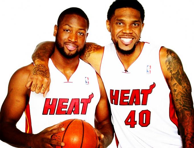 米奇：现在还没到对文班的上场时间不加限制的阶段 我们非常谨慎（米奇：目前还不会放开文班的出场时间 我们会谨慎对待）